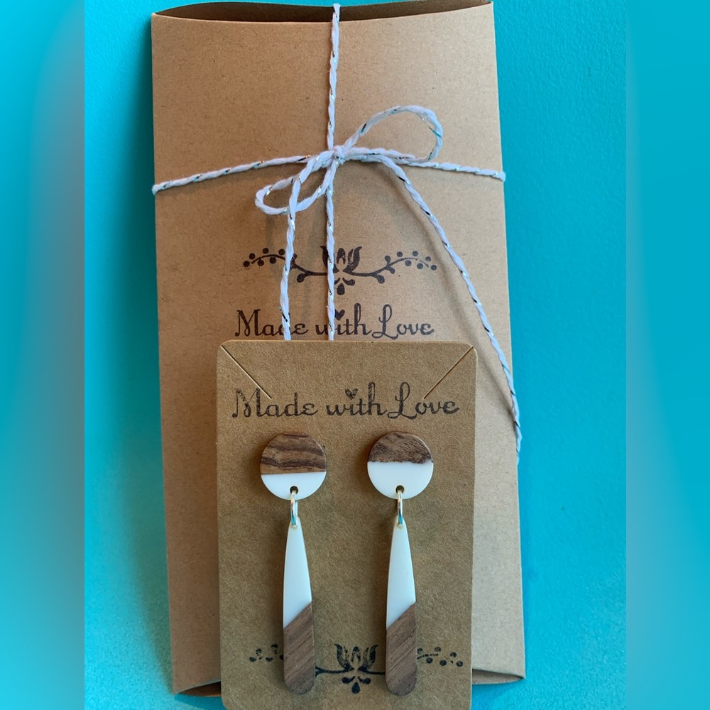 ✨NWT Earrings✨ Wood & Resin Dandlers✨Hand Crafted ✨Artisan!✨ - Picture 8 of 8